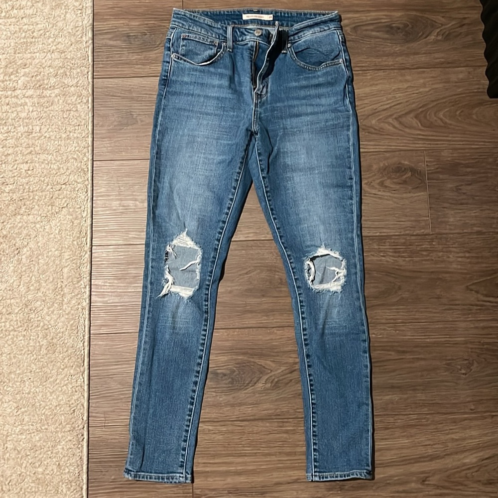 Women’s Levi’s 721 High Rise Skinny jeans Size 28 Like new barely worn